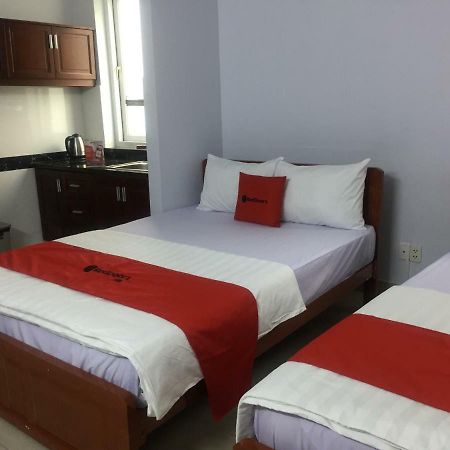 Reddoorz Near Hoa Lu Stadium Ho Chi Minh-staden Exteriör bild