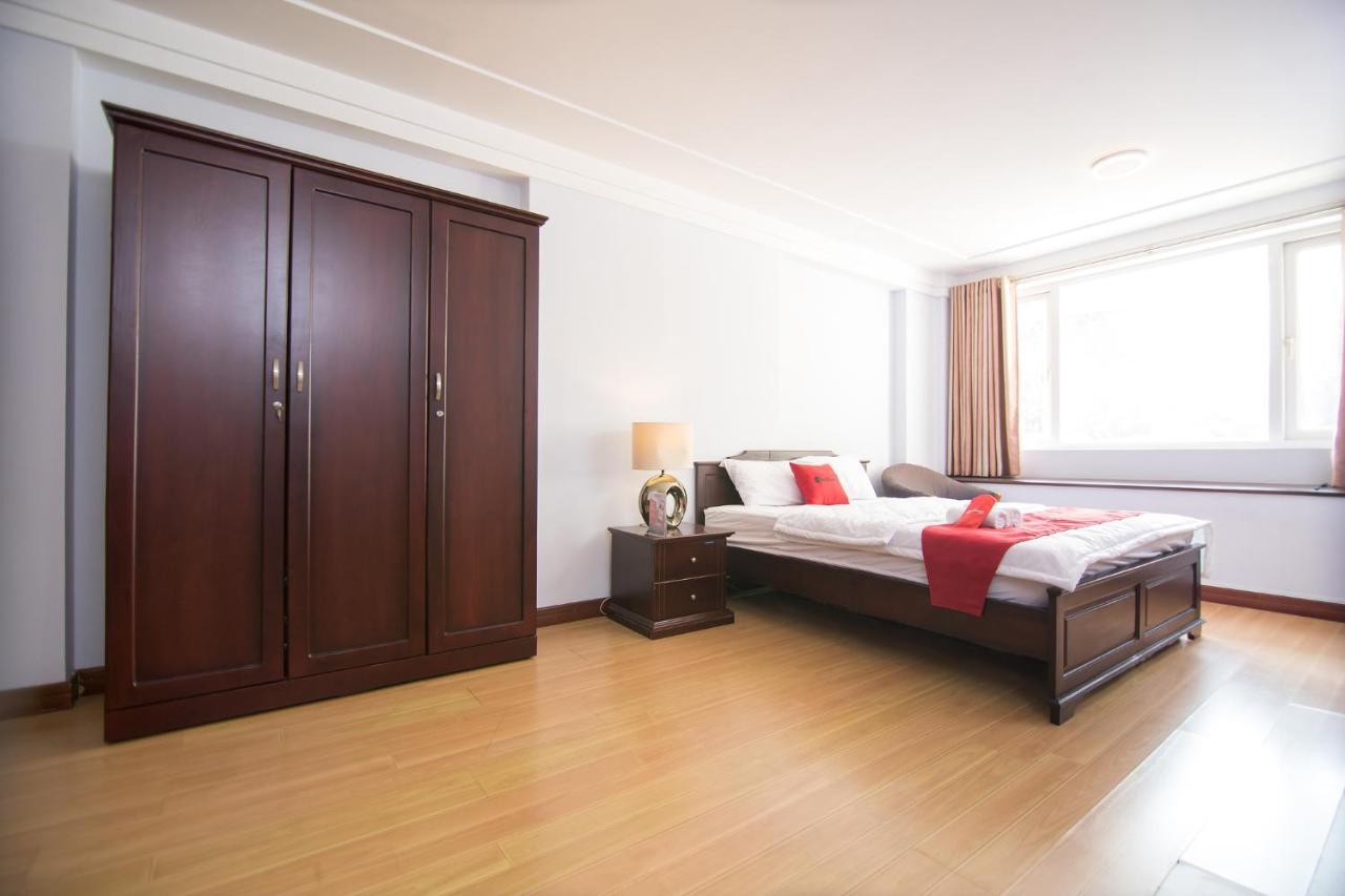 Reddoorz Near Hoa Lu Stadium Ho Chi Minh-staden Exteriör bild